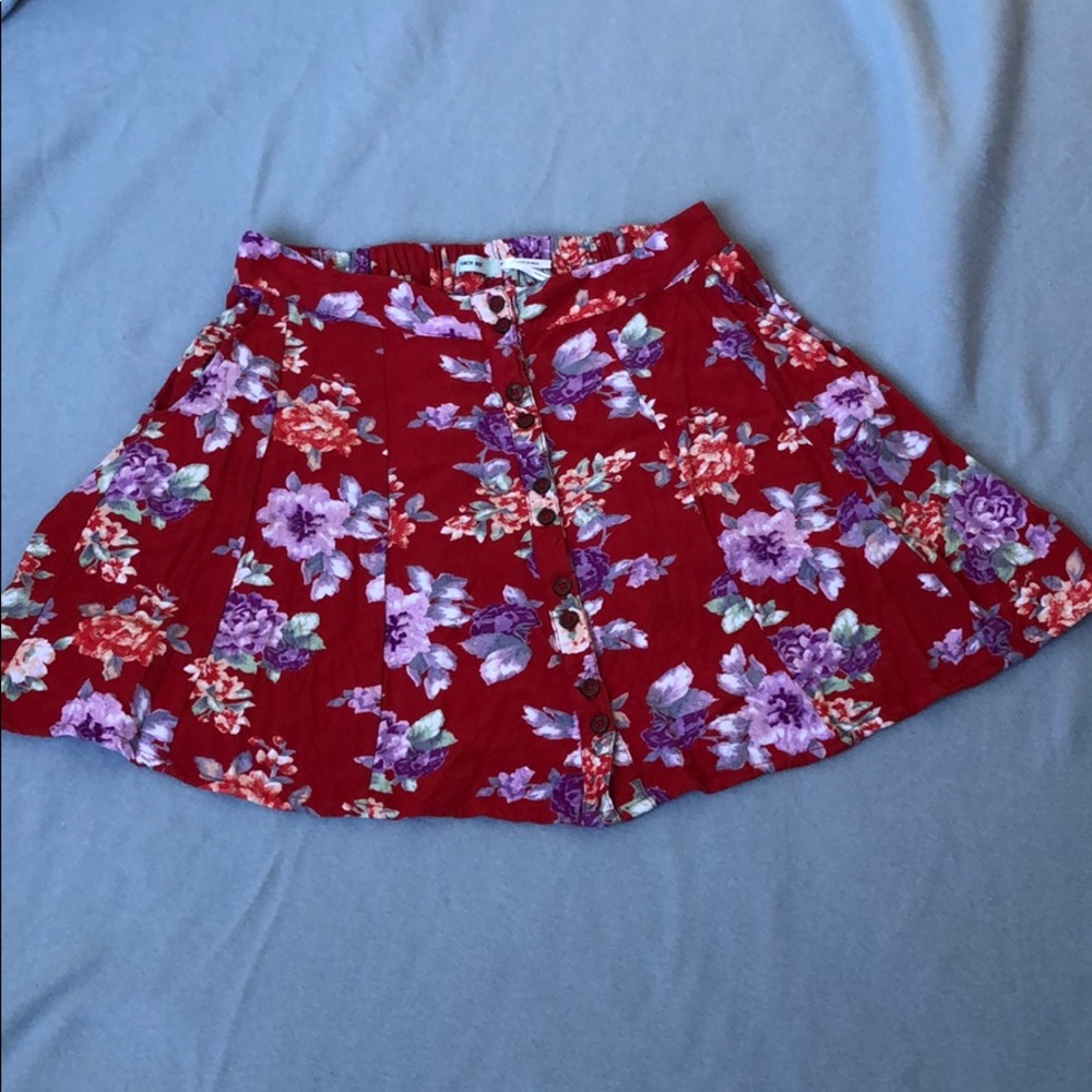 EUC Ladies Floral Casual Skirt 🌸